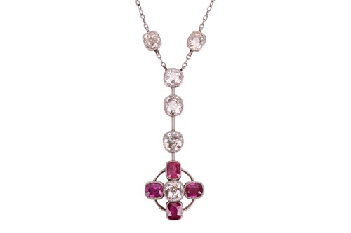 Lot 74 - A Belle Époque lavalier necklace, with an...