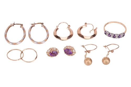 Lot 54 - A small group of jewellery; featuring a pair...
