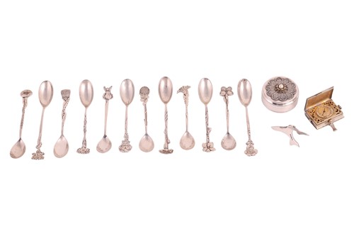 Lot 267 - Tiffany & Co. - A set of twelve late 19th...