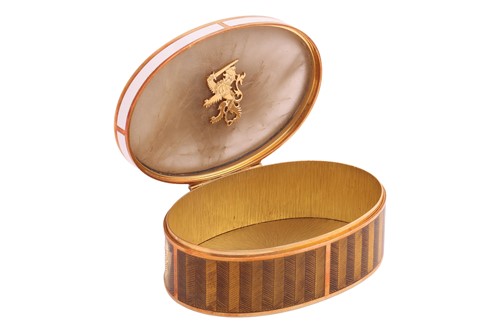 Lot 260 - Gerald Benney - a gem-set enamel box in 18ct...