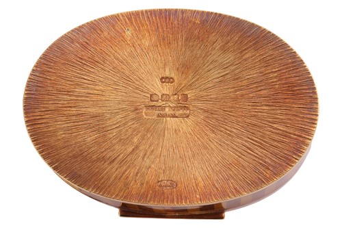 Lot 260 - Gerald Benney - a gem-set enamel box in 18ct...