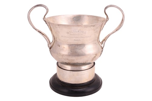 Lot 362 - A silver trophy on stand, London 1901 by Peter...