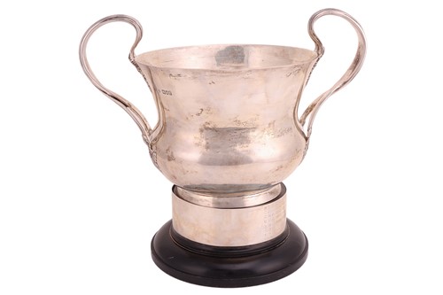 Lot 362 - A silver trophy on stand, London 1901 by Peter...