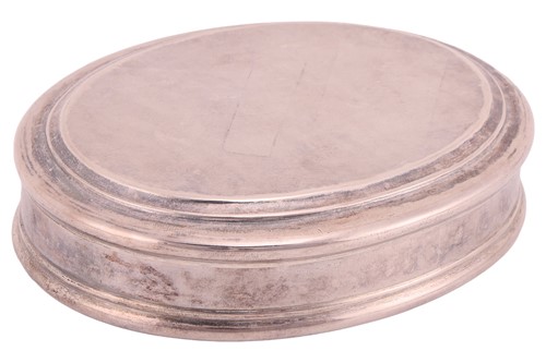 Lot 307 - A George I silver tobacco box, by Edward...
