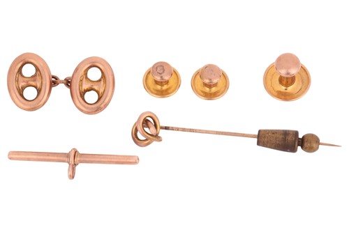Lot 107 - A collection of jewellery, comprising of three...