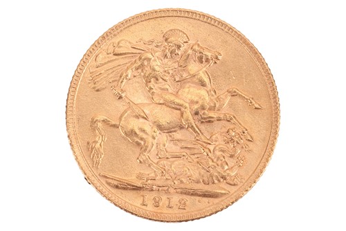 Lot 268 - A 1912 George V full sovereign, 8.0 grams.