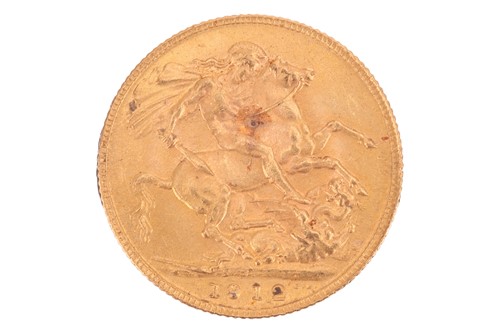 Lot 252 - A 1912 George V full sovereign, 8.0 grams.