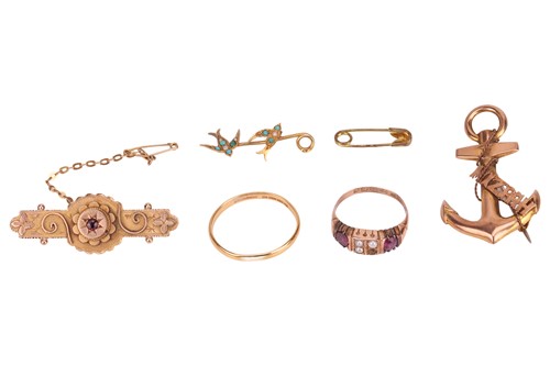 Lot 147 - A small group of Victorian jewellery,...