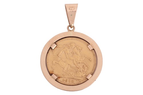 Lot 84 - A 1913 George V full sovereign pendant,...