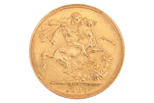 Lot 211 - An 1887 Queen Victoria full sovereign, 8.0 grams.