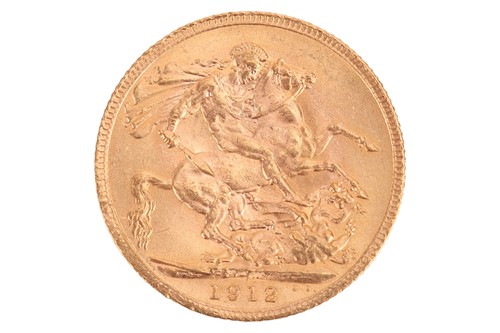 Lot 199 - A 1912 George V full sovereign, 8.0 grams.
