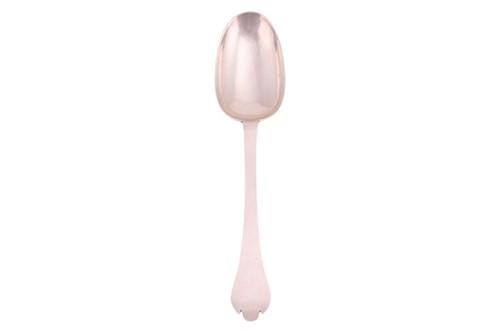Lot 290 - A William III trefid spoon, with beaded...