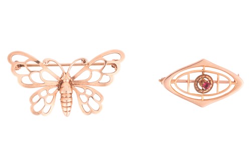 Lot 94 - Two brooches, comprising a butterfly brooch in...