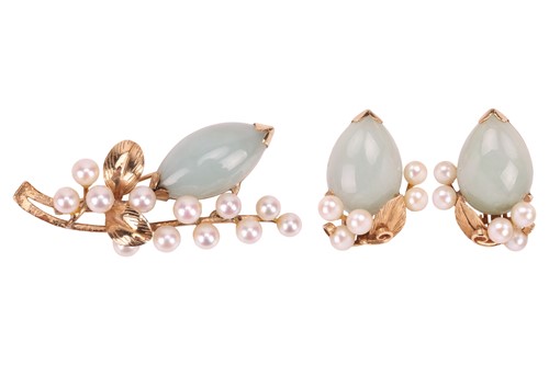 Lot 105 - A jade and pearl brooch and earring set, both...