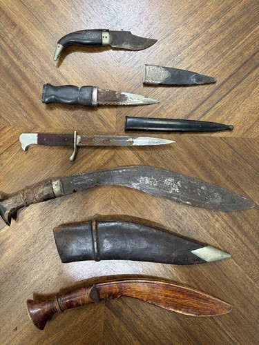 Lot 35 - A 19th-century mahogany and brass-bound gun...