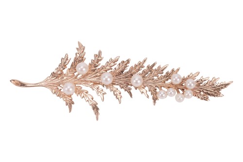 Lot 84 - A 9ct pearl brooch, of foliate design,...