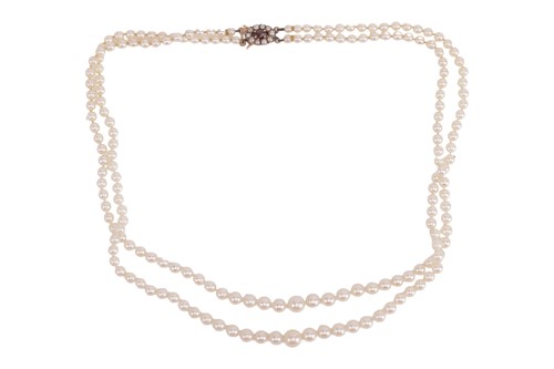 Lot 118 - A two row pearl necklace, of graduated...