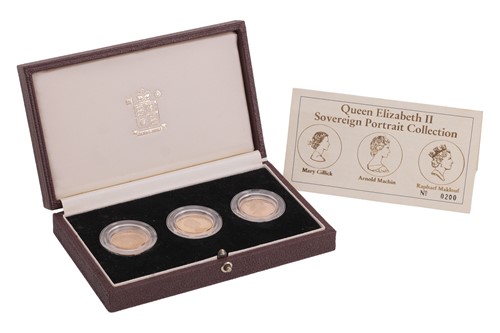 Lot 199 - A collection of three Elizabeth II full...