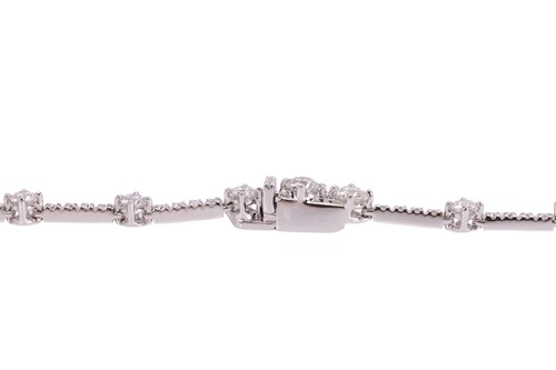 Lot 194 - DeBeers - An 'Arpeggia' diamond necklace,...