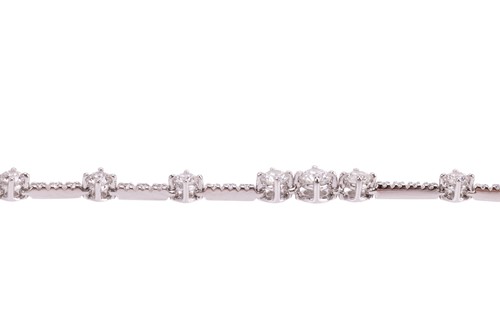 Lot 194 - DeBeers - An 'Arpeggia' diamond necklace,...