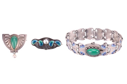 Lot 69 - A small collection of gem-set Jugendstil...