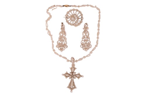 Lot 2 - A Mid 19th-Century seed pearl suite, graduated...