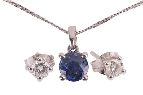 Lot 31 - A sapphire pendant and diamond stud earrings,...