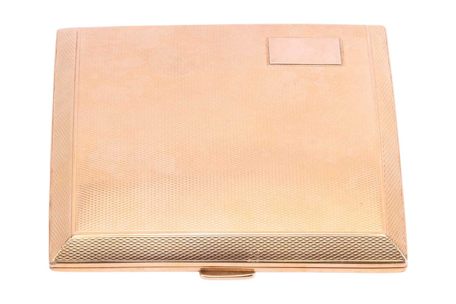 Lot 195 - A pocket cigarette case in 18ct yellow gold,...