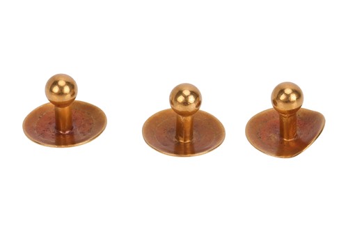 Lot 6 - Three Edwardian shirt studs in 18ct yellow...