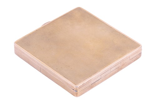 Lot 197 - A powder compact in 9ct gold, of square form,...