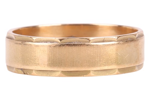 Lot 54 - A wedding band, with striated and panelled...