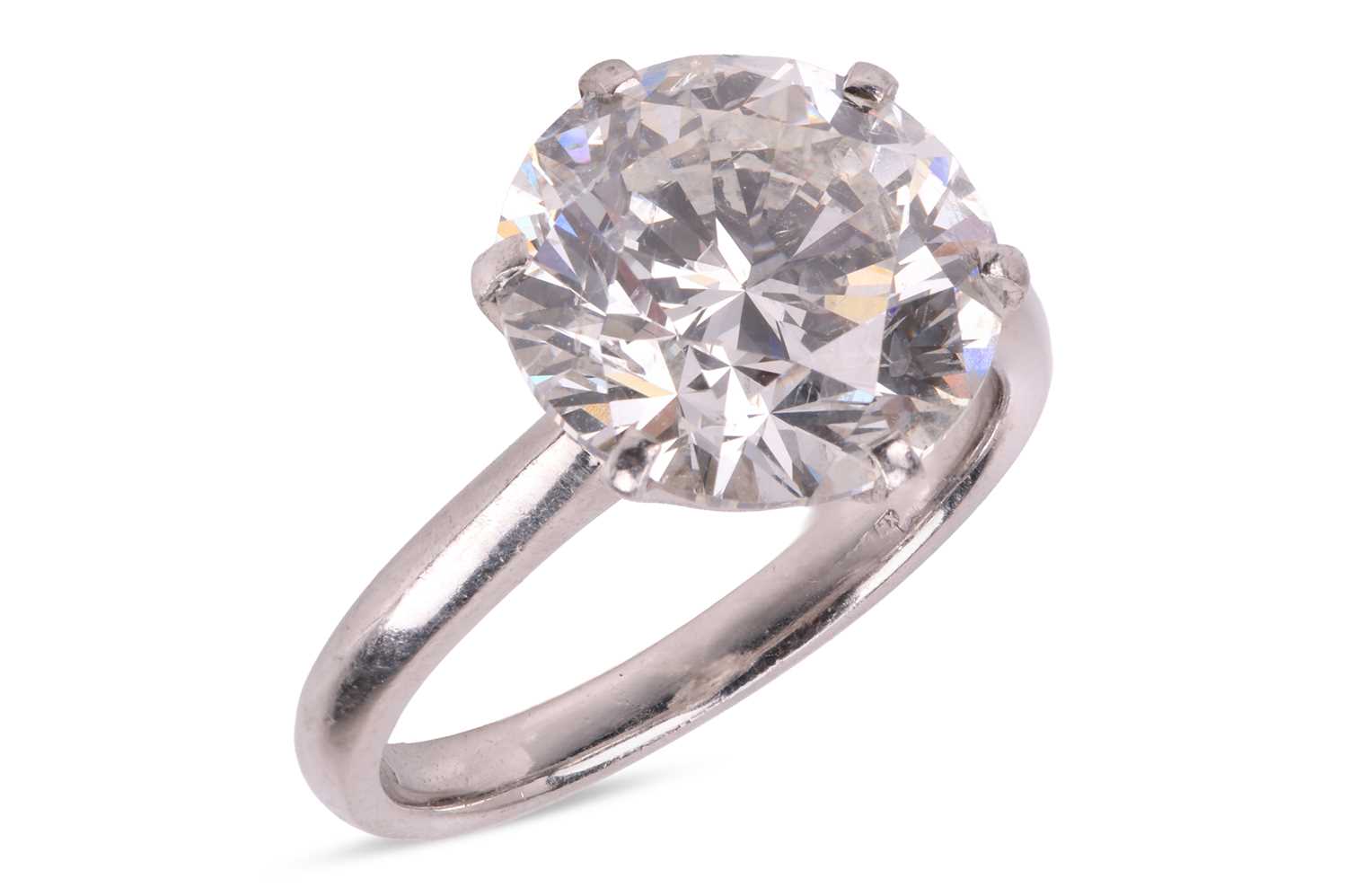 Lot 192 - A diamond solitaire ring, featuring a round...
