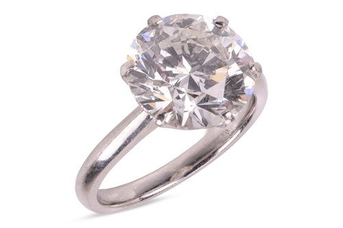 Lot 192 - A diamond solitaire ring, featuring a round...