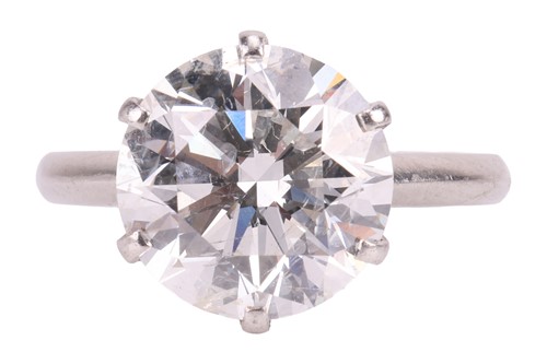 Lot 192 - A diamond solitaire ring, featuring a round...