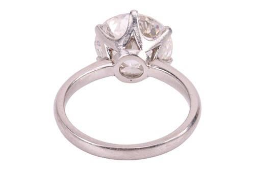 Lot 192 - A diamond solitaire ring, featuring a round...