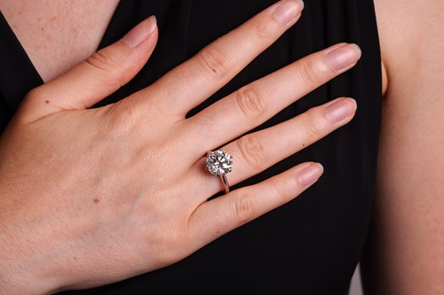 Lot 192 - A diamond solitaire ring, featuring a round...