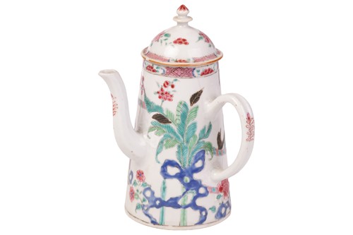 Lot A Chinese Qianlong porcelain famille rose...