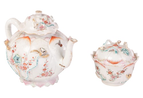 Lot A Chinese Kangxi porcelain teapot, the...