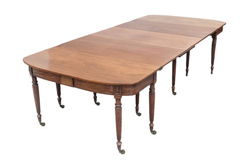 Lot A Regency mahogany extending dining table, in...