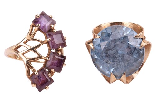 Lot 42 - Two gem-set rings, to include one set with...