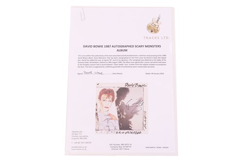 Lot David Bowie: a signed copy of the 1980 Scary...