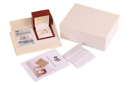 Lot 117 - A diamond solitaire ring, featuring a claw-set...