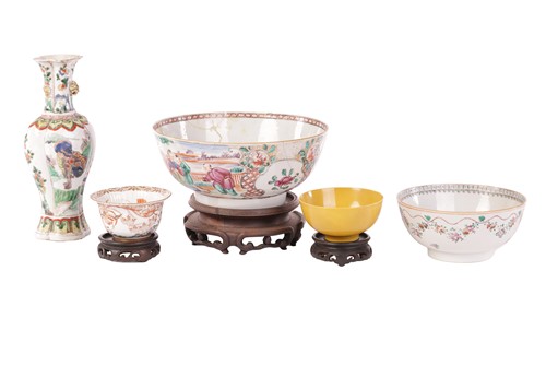 Lot 135 - A large Chinese famille rose bowl, decorated...
