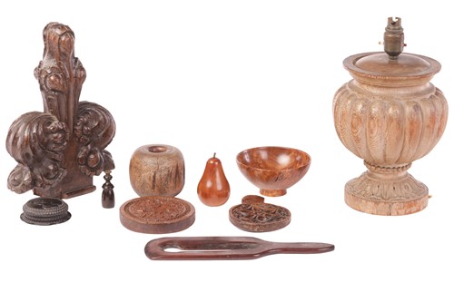 Lot 106 - A collection of assorted treen items, to...