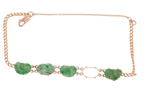 Lot 11 - A Chinese carved jade link bracelet,...
