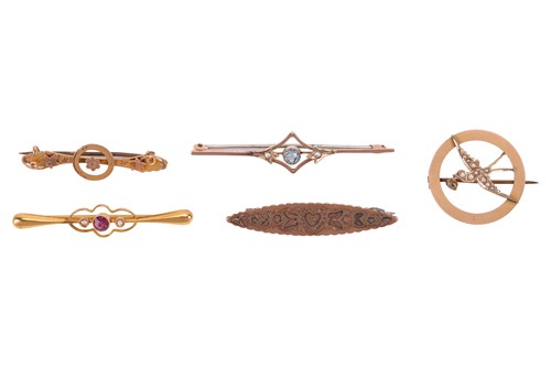 Lot 19 - A collection of five antique bar brooches, to...