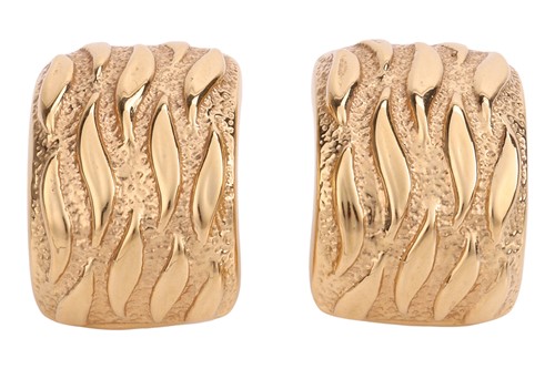 Lot 152 - A pair of clip earrings, each formed as a...