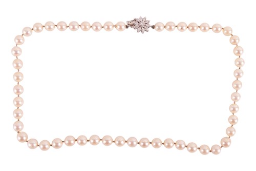 Lot 183 - A cultured Akoya pearl strand necklace,...