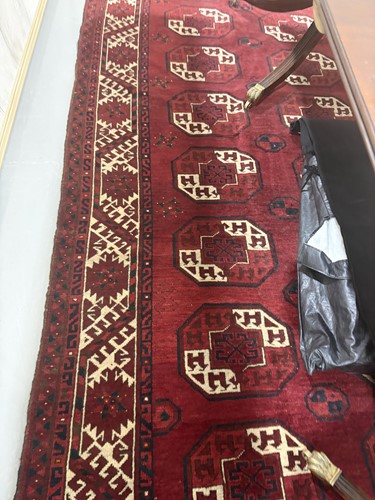 Lot 69 - An Ersari main carpet with four rows of ten...