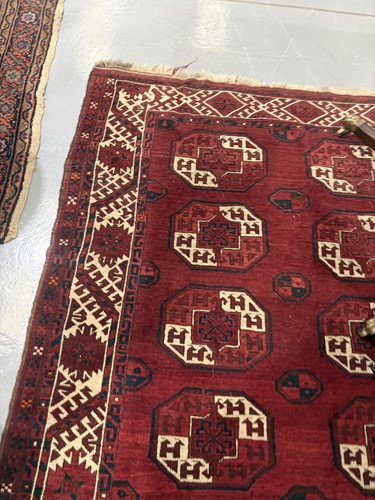 Lot 69 - An Ersari main carpet with four rows of ten...